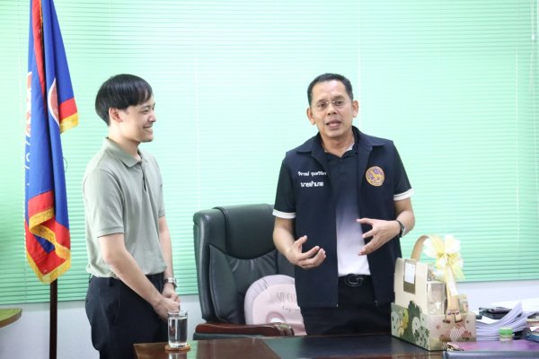 คณะผู้บริหารและเจ้าหน้าที่ ได้เข้าพบ นายวิจารณ์ จุนทวิจิตร นายอำเภอพระแสง เนื่องในโอกาสแนะนำตัว นายแพทย์กิตติพศ เส็งศรี เข้ารับตำแหน่งผู้อำนวยการโรงพยาบาลพระแสง รูปที่ 3